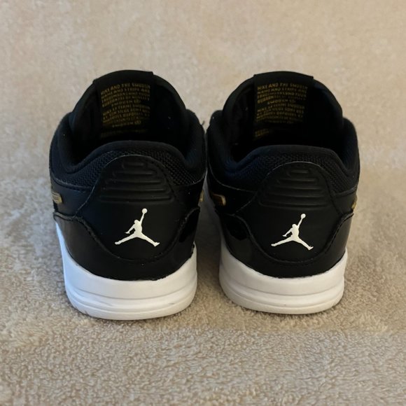 NIKE AIR JORDAN Patent Leather Trim Size 9 Child Sneakers in Black/White/Gold - Picture 4 of 5